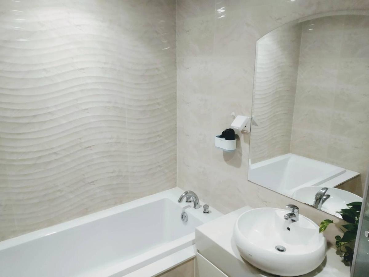 Vinhomes Time City And Parkhill Premium Apartment Hanoi Exterior photo